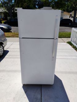 KITCHEN APPLIANCE
