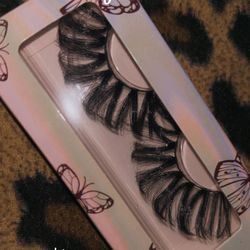 Available Lashes 💕