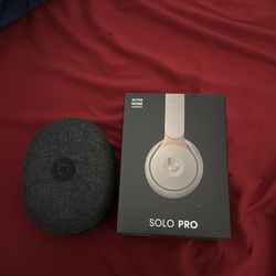 Beats Solo Pro Brand New