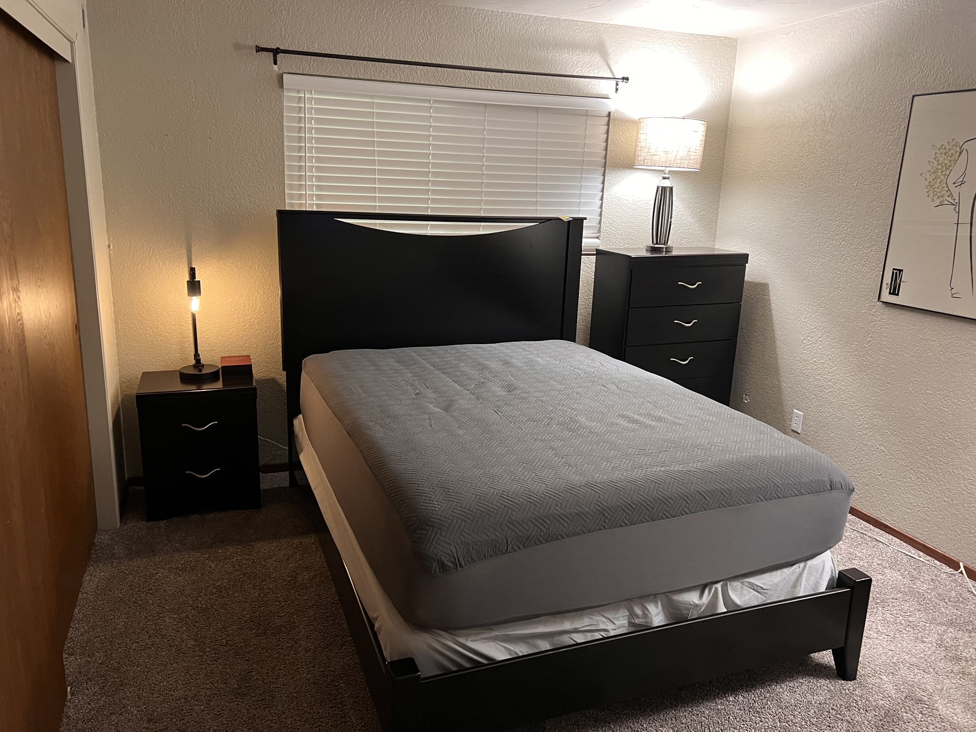 Ashley's Bedroom Set 4 Piece Queen