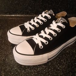 Converse Platform womens 7 Great Condition 