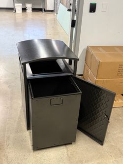 Trash can