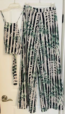 2-piece Vacation Outfit (size Small)