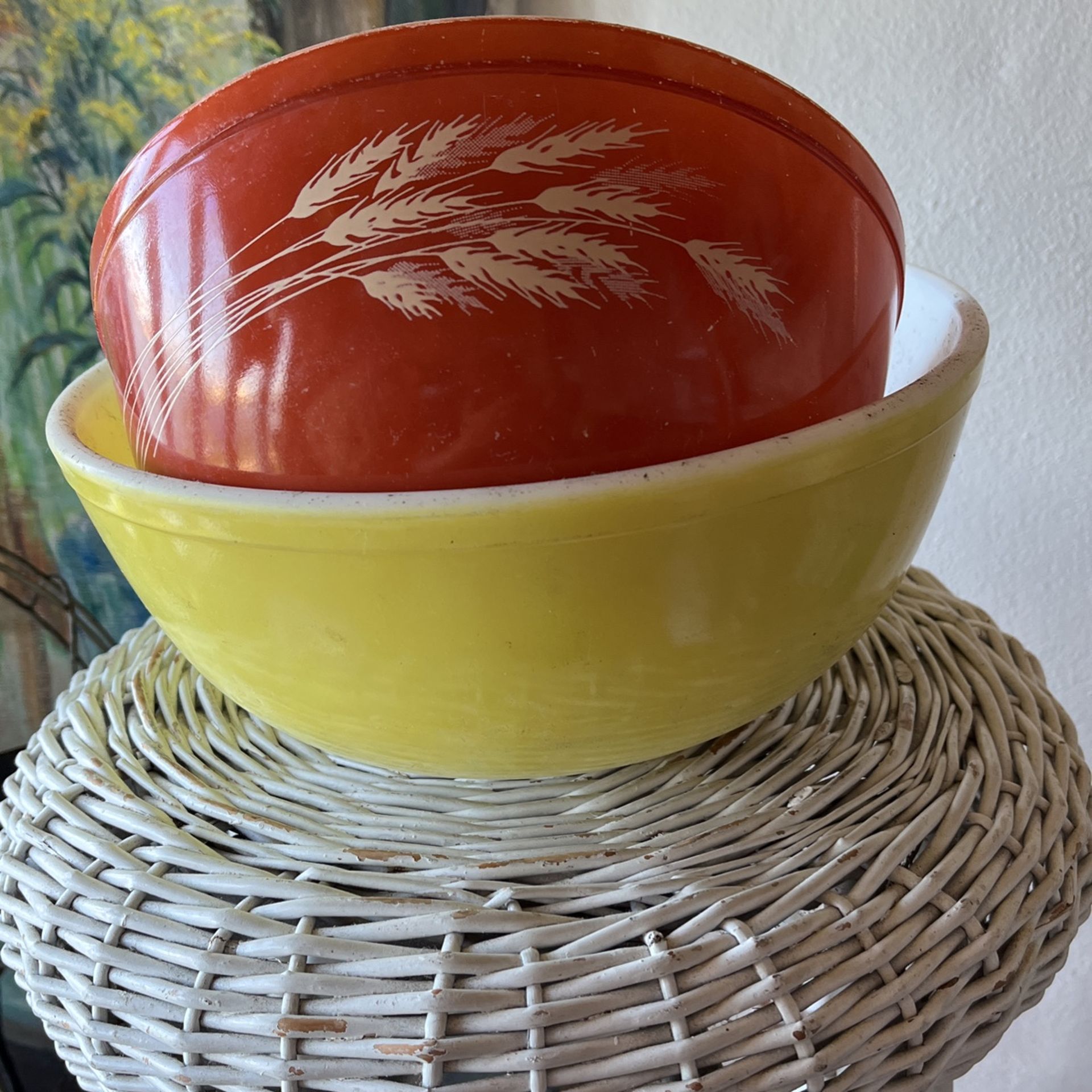 Vintage Pyrex bowls