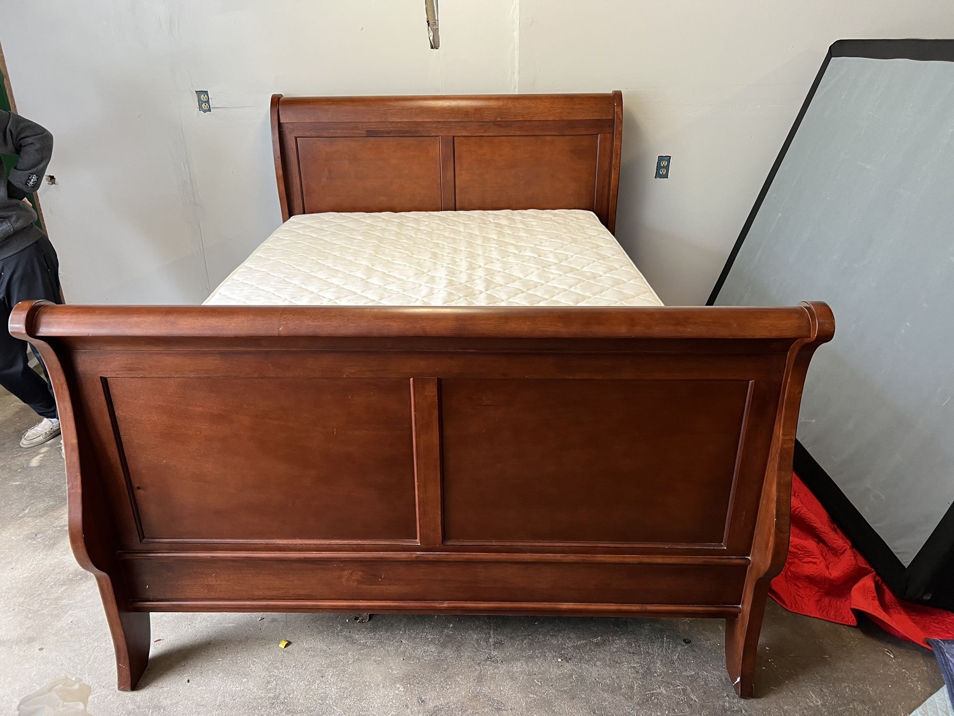 Queen bed With Mattress Set