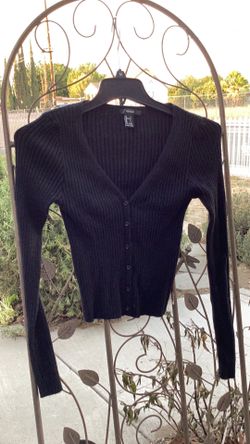 Size lg I think it fits a Med New Never Worn Great for Back to School or Office Wear $3.00