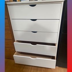 5 drawers dresser / Five drawers dresser