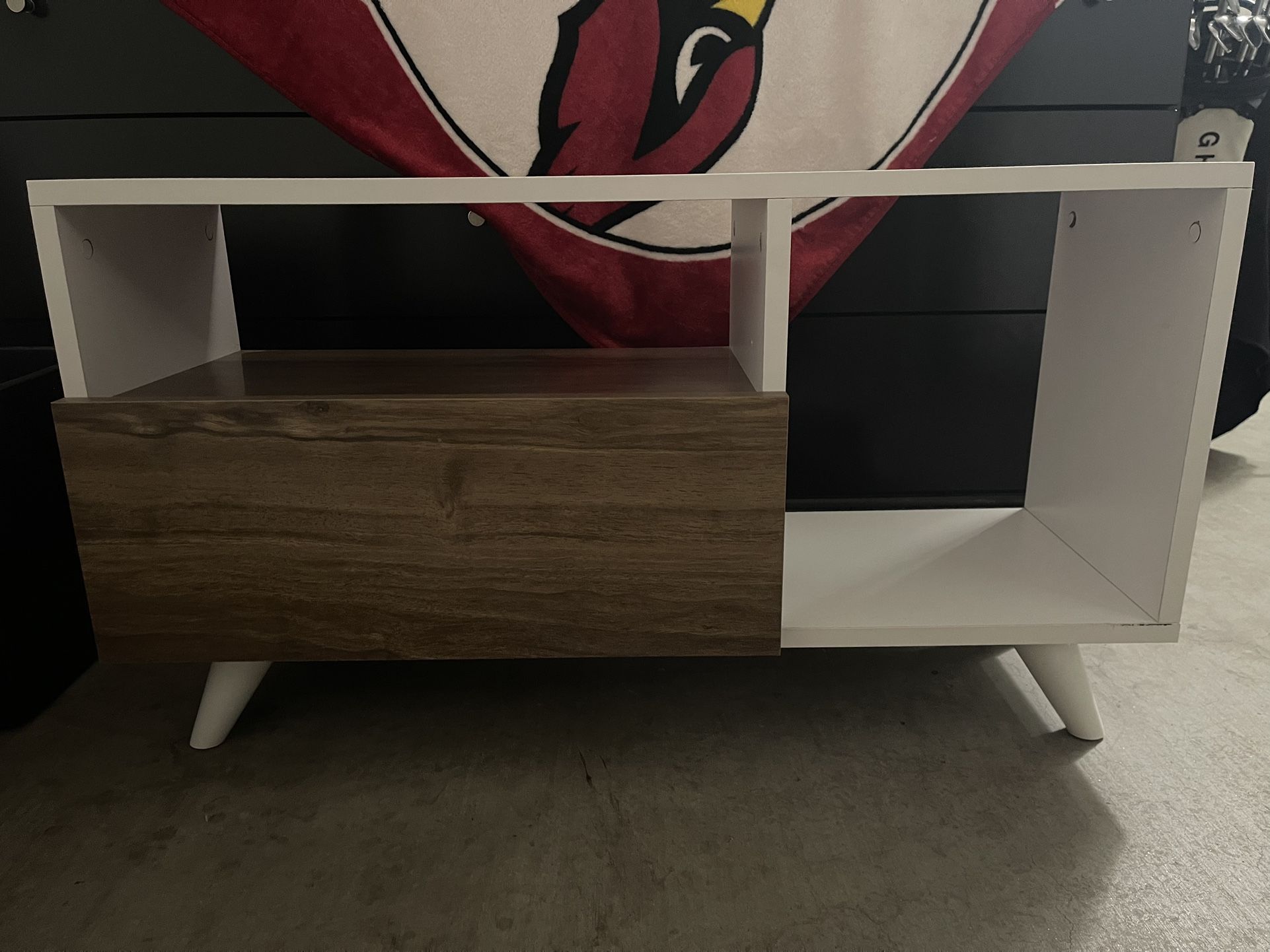 Small Entertainment Or Gaming Stand