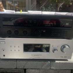 SONY Stereo Receiver . Powers On. No Remote