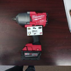Milwaukee Fuel Wrench 1/2" W Battery 