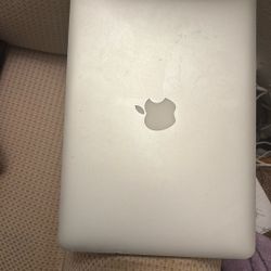 Mac Book Pro - Parts or you fix 