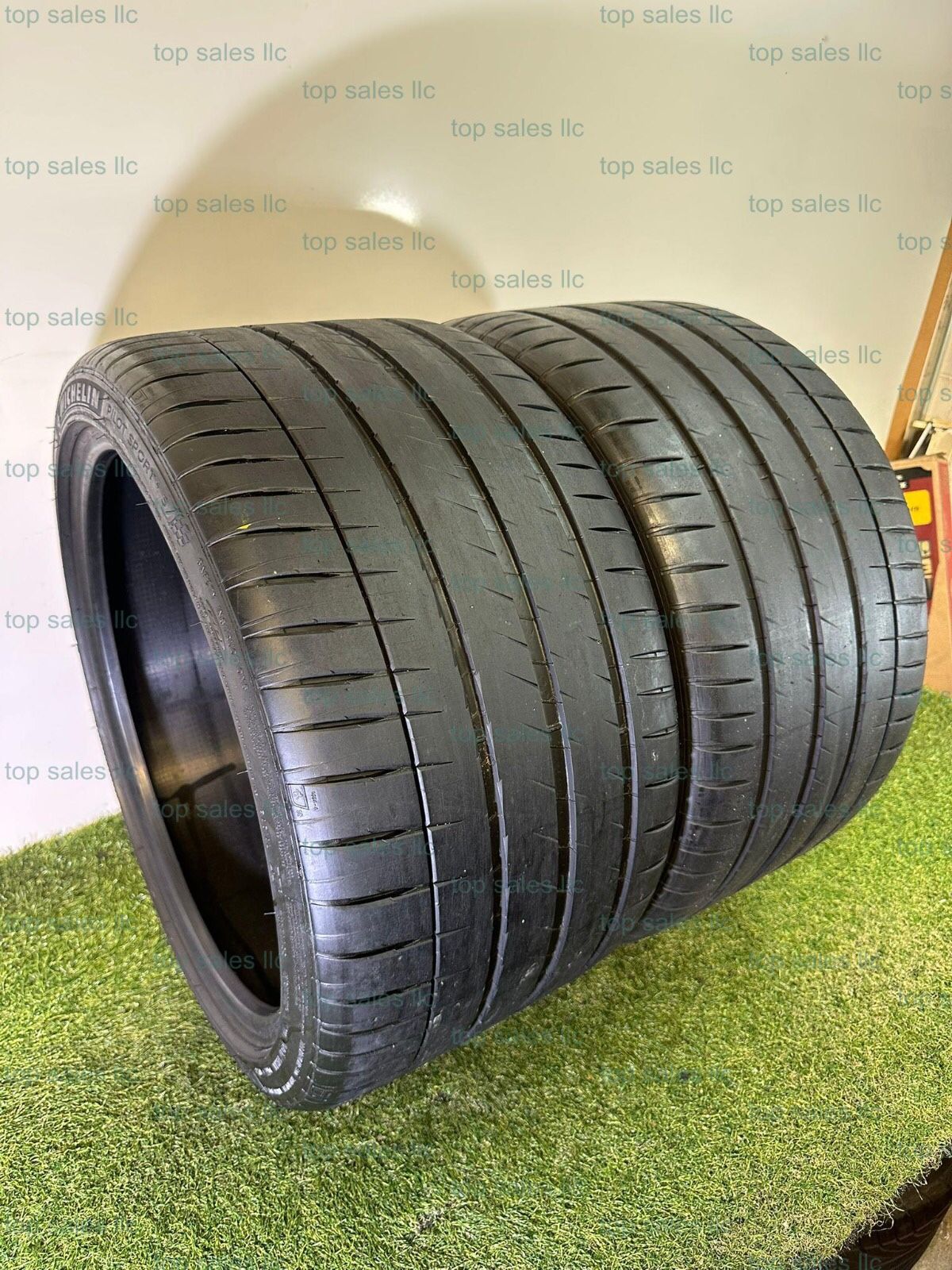 U218 305 30 20 Michelin Pilot Sport 4S ZP 2 Used Tires 80% Life