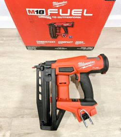 Milwaukee 18V FUEL 16 Guage Straight Finish Nailer