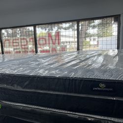 QUEEN SIZE SERTA PERFECT SLEEPER (MEDIUM) MATTRESS & BOX SPRING BED SET