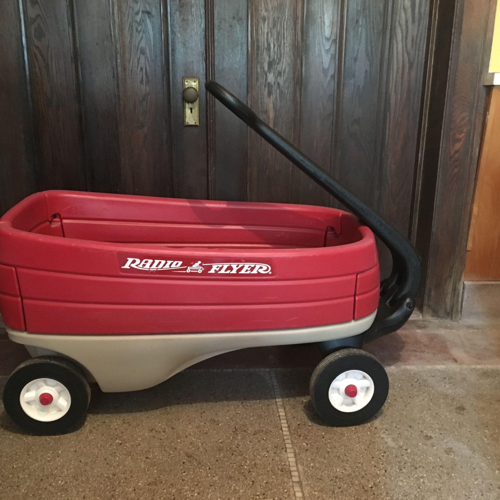 Radio Flyer 2600 Wagon W/Canopy