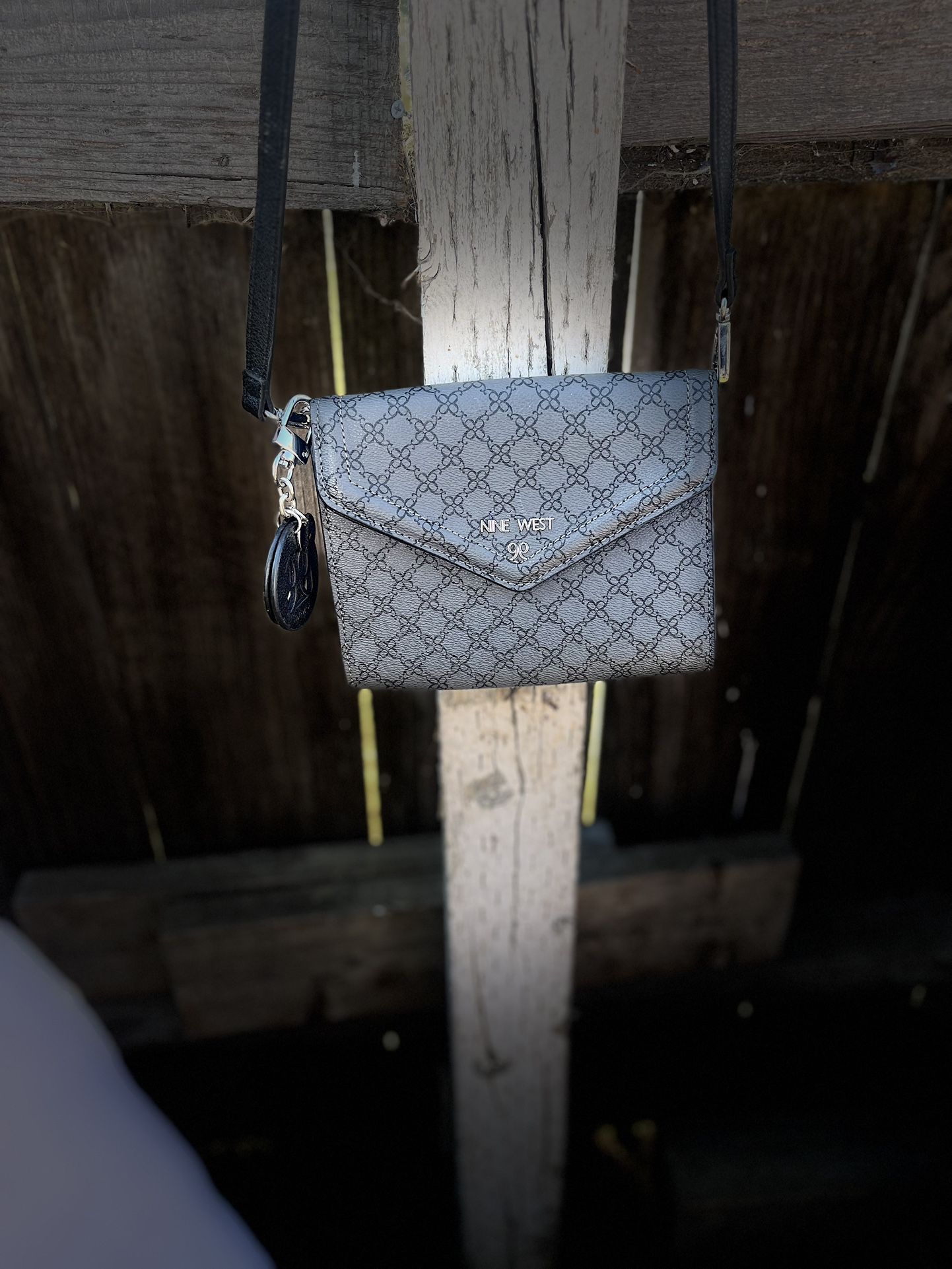  Nine West Crossbody Purse – Chic & Versatile