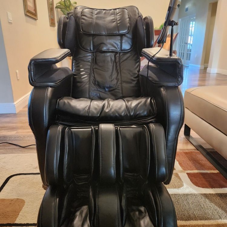 Osaki TI-7700R Massage Chair