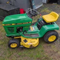  John Deere Riding Mower