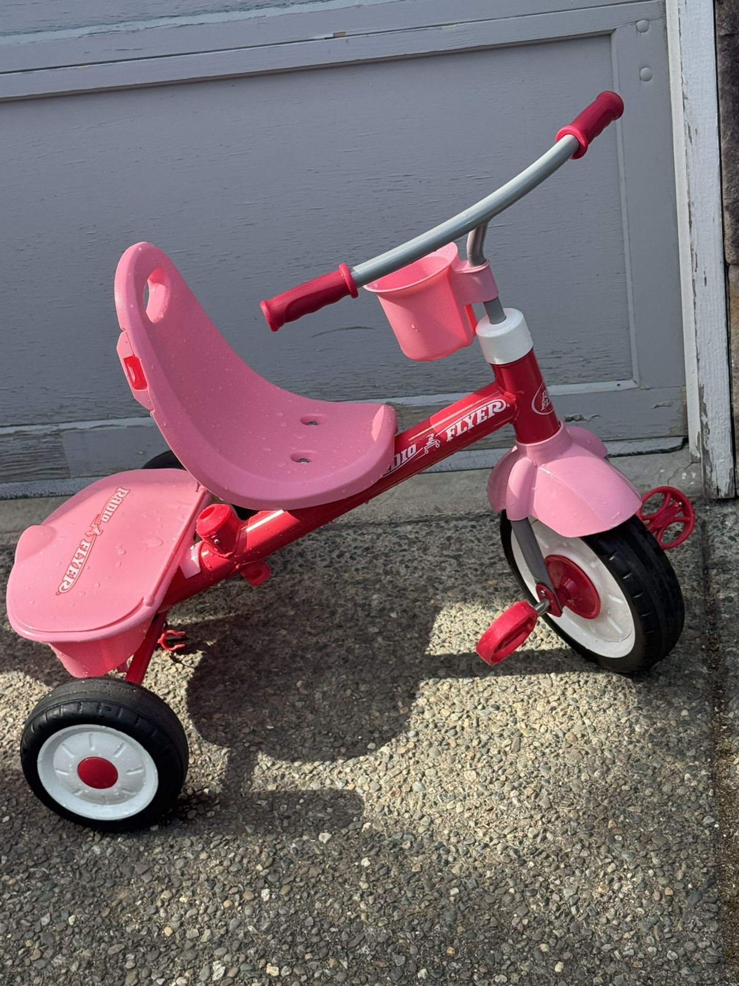 Radio Flyer 415PS Kids Readily Assembled Fold 2 Go Trike with Storage Bin, Pink