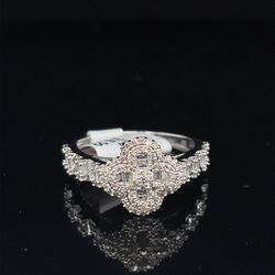 10KT White Gold Clover Diamond Ring 2.78g .62 CTW Size 7 162083