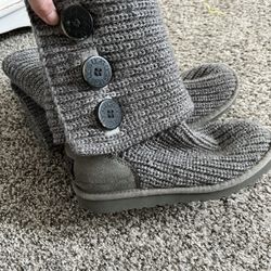 UGGS Gray Knit Size 6 Women’s 