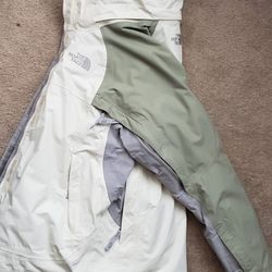 Womans northface hyvent jacket