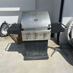 BBQ Grill  3 Burner - Propane Tank Not Included 