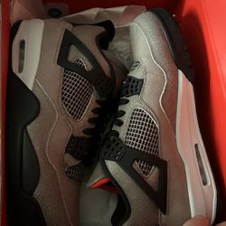 Jordan 4 Taupez 