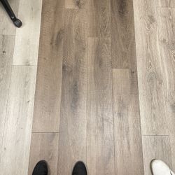 Lauxury Vinyl Flooring 