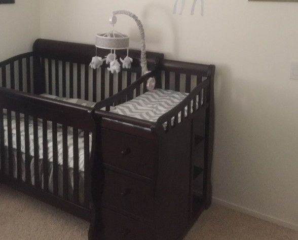 Crib, Toddler Bed, Changing Table $40 Need Gone Asap