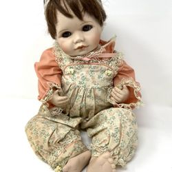 Hamilton Heritage Porcelain Baby Doll Sara 1990 Connie Walser Derek