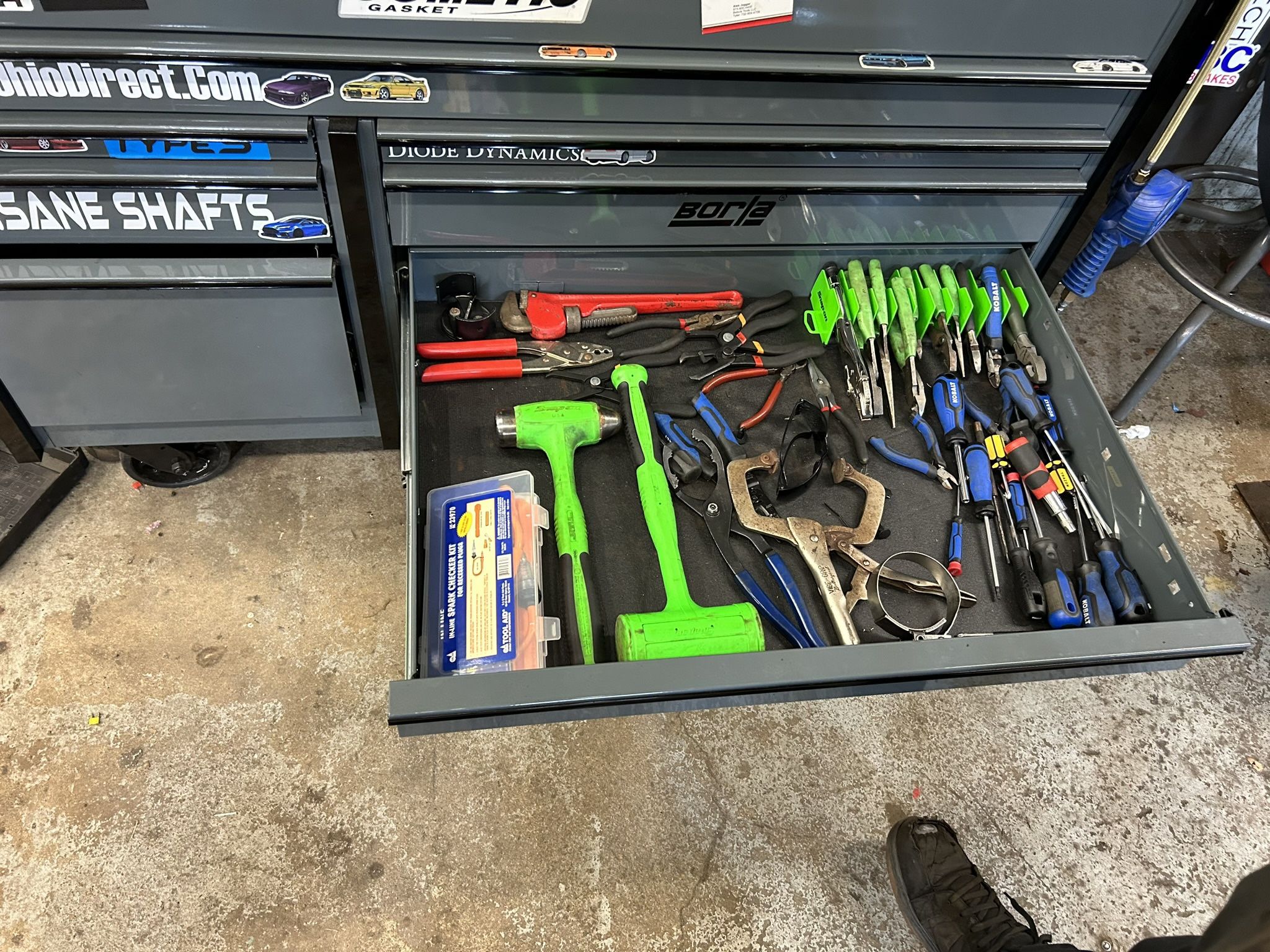 SNAP ON BOX. BEST OFFER TAKES IT