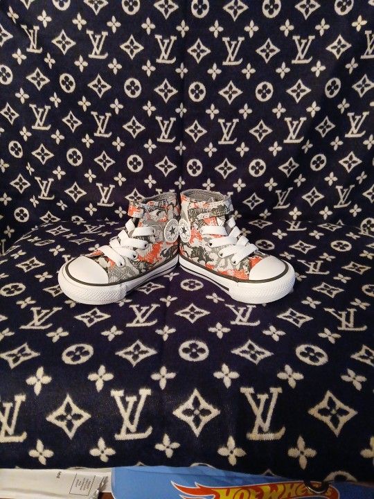 Converse All Star Boy's CTAS High Top Mouse Glow Dinosaurs Sneakers Shoes Size 3