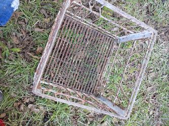 A Metal 1950's - 1970's Old Milk Container Basket