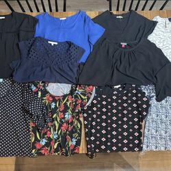 Lot Of 10 Women’s Short Sleeve Tops Size Small