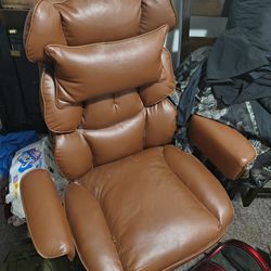 Reclyning Chair 