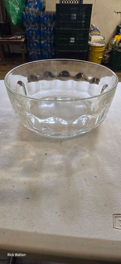 Fluted clear bowl