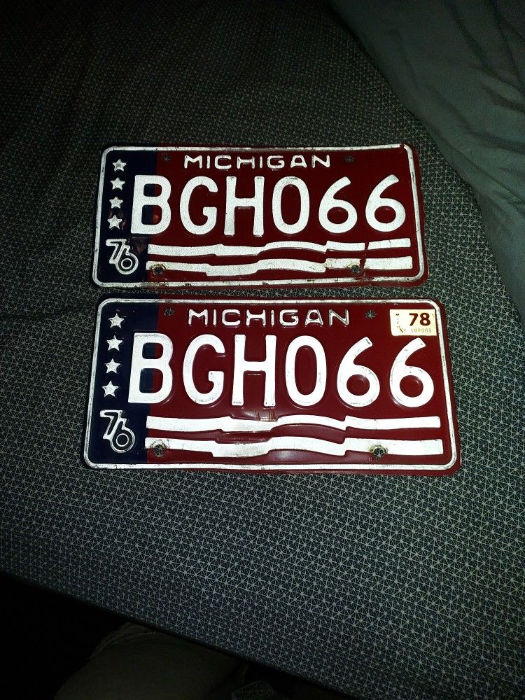 Matching 1976 Bicentennial Michigan License Plates Number Bgh066