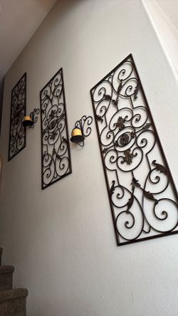 Middle Wall Decor