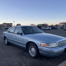 2000 Ford Crown Victoria
