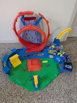 Hot Wheels T-Rex Volcano Arena