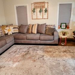 Beautiful Sectional Couch 
