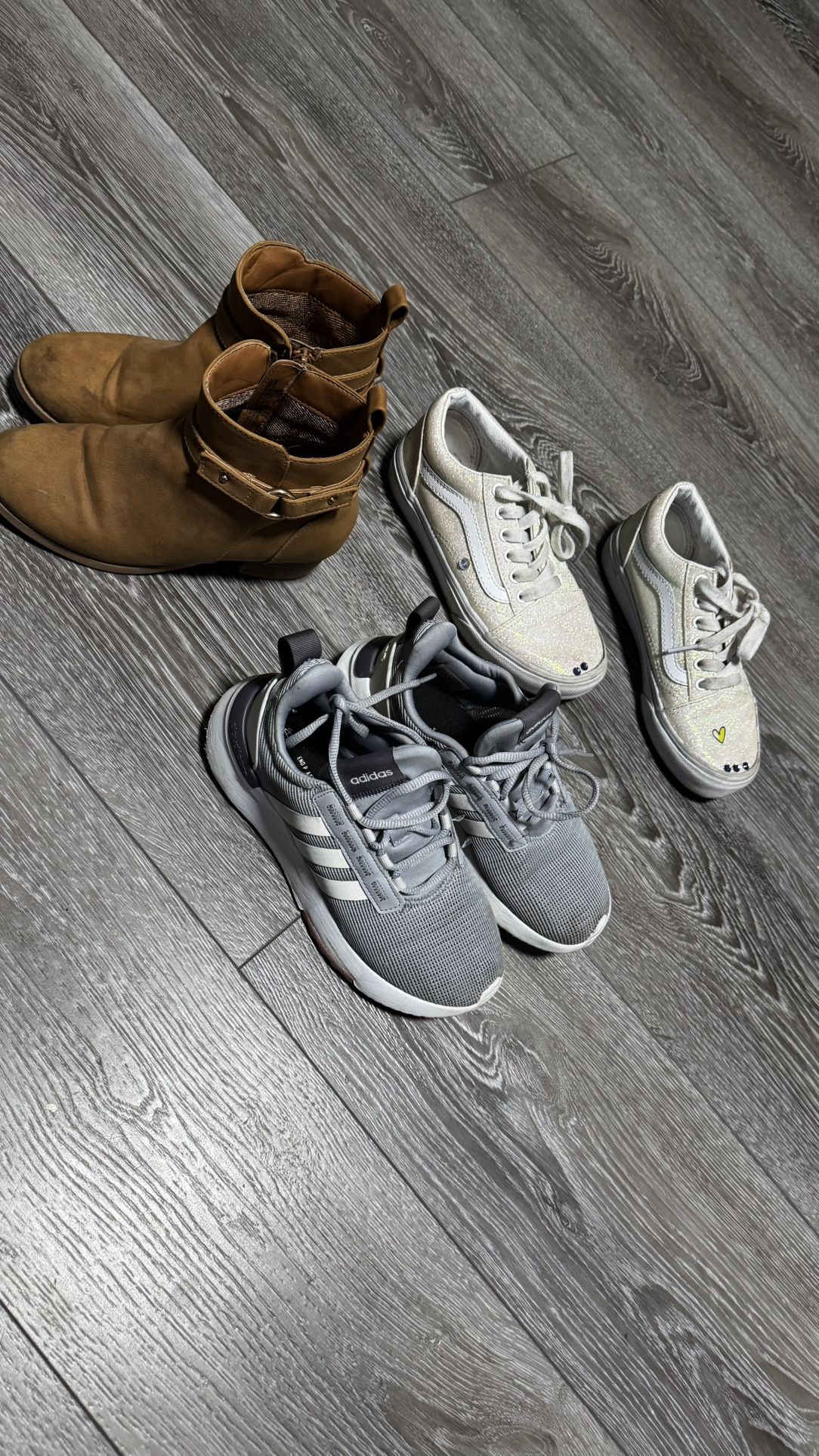 Girls Shoes Size 2 In Good Condition