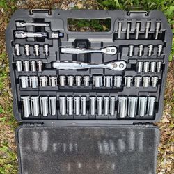 Dewalt Mechanic Tool Set