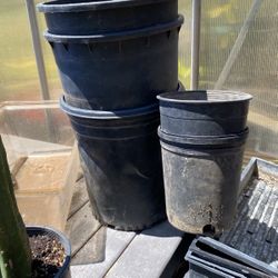 Plastic Planting Pots