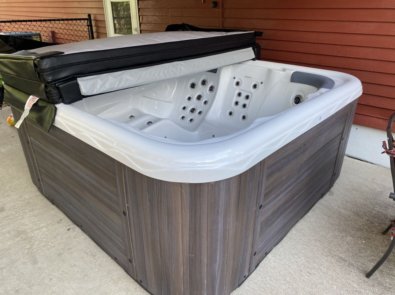Barefoot Hot Tub