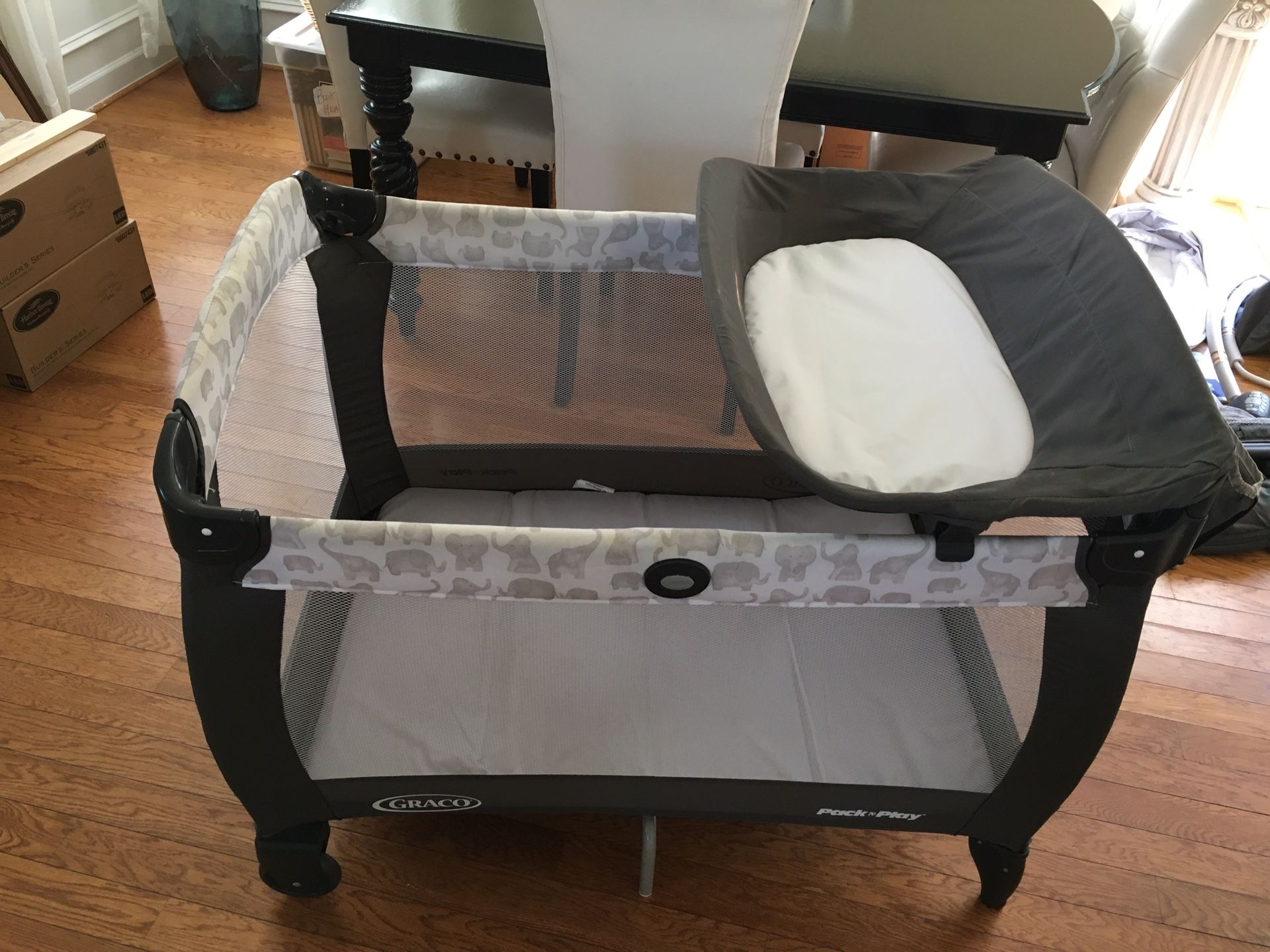 Gray Co Newborn Napper with Soothe Surrounding Technology