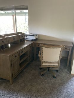 Beautiful office Desk