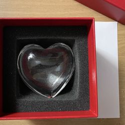 Baccarat Crystal Heart Paperweight - Clear