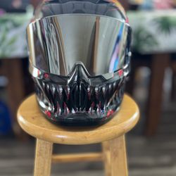 Like New RuRoo Atlas Helmet  Perfect Condition